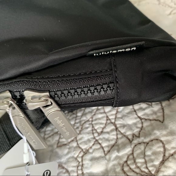 Large Everywhere Belt Bag *2L / black ❤️ NWT / lululemon / 2022 version❤️ - Picture 4 of 9